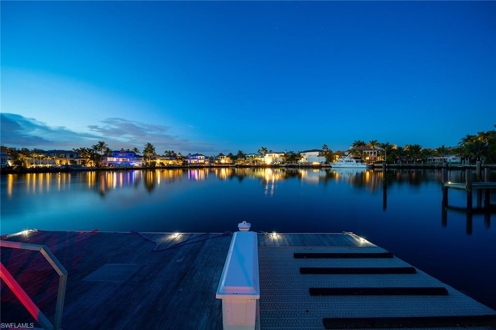 221 Aqua CT