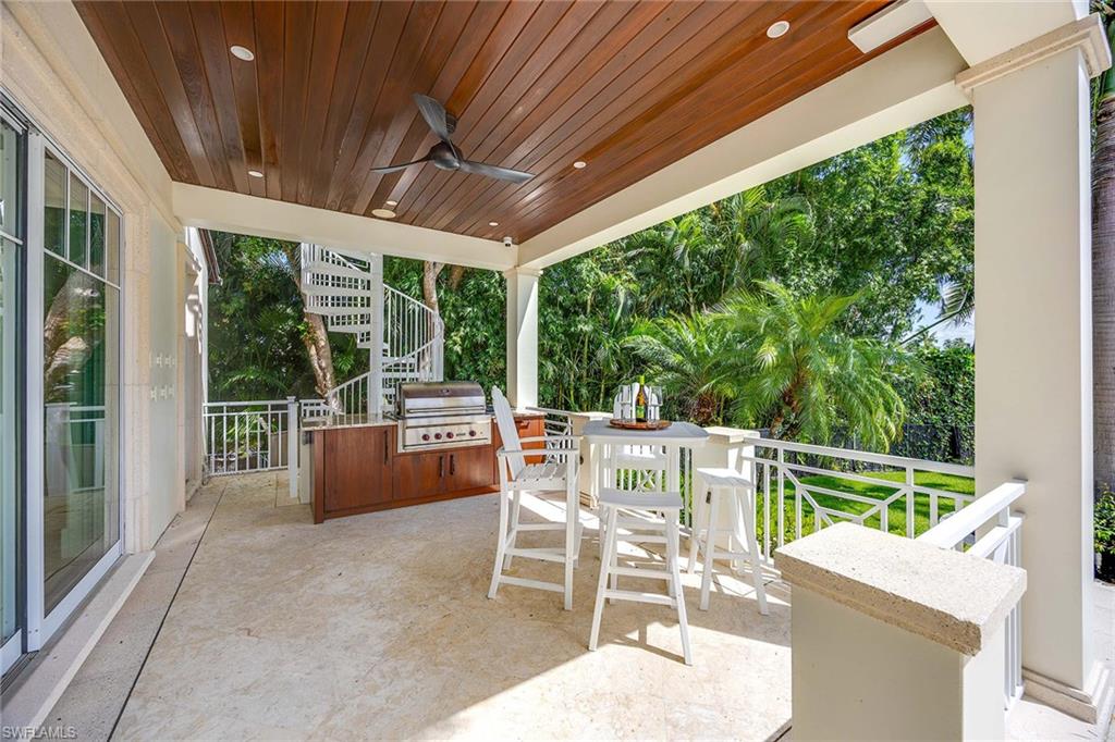 221 Aqua CT