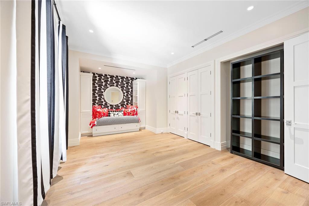 221 Aqua CT