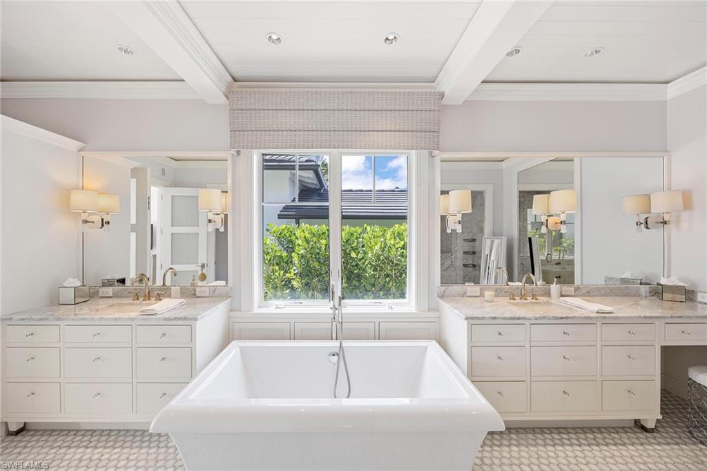 221 Aqua CT