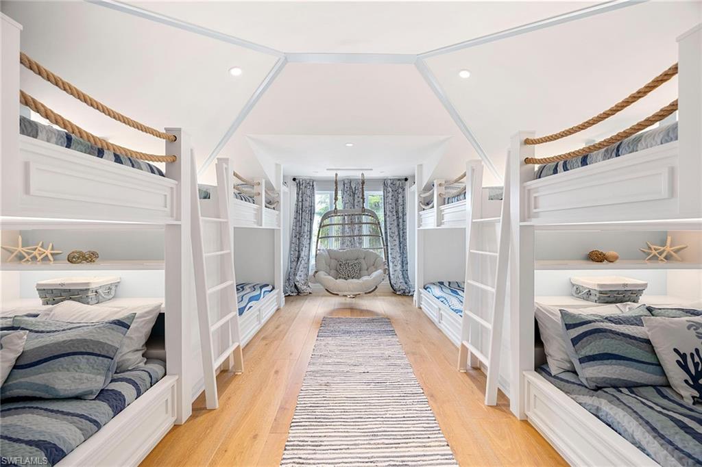 221 Aqua CT