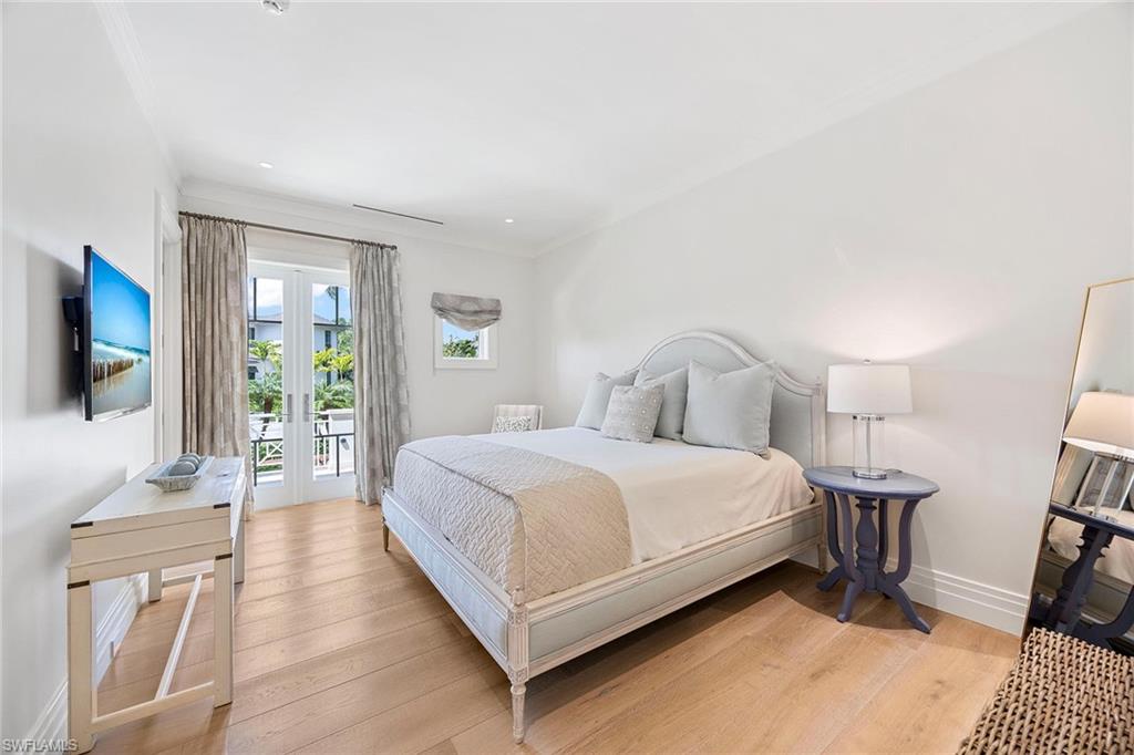 221 Aqua CT