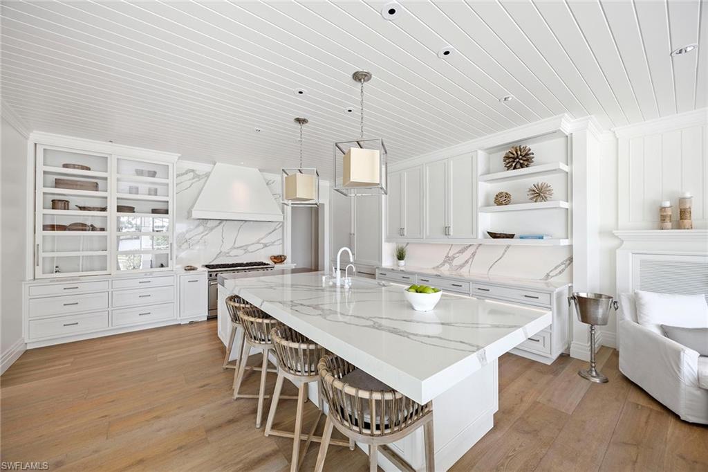 221 Aqua CT
