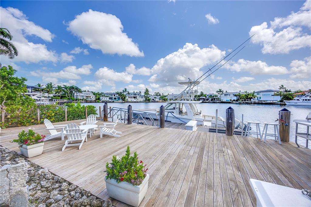 221 Aqua CT