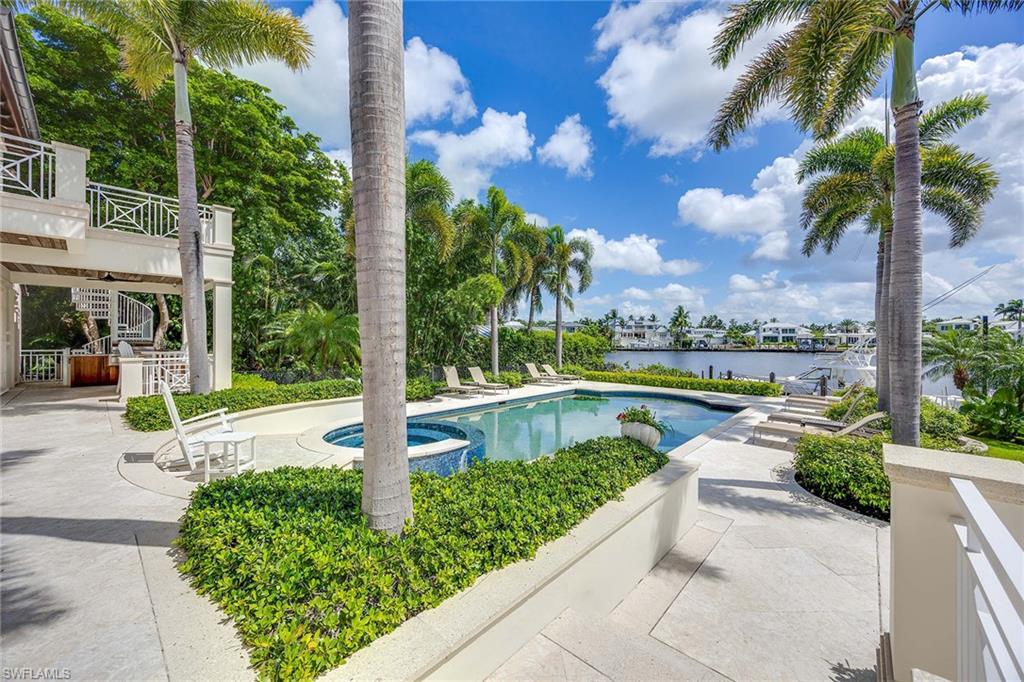 221 Aqua CT