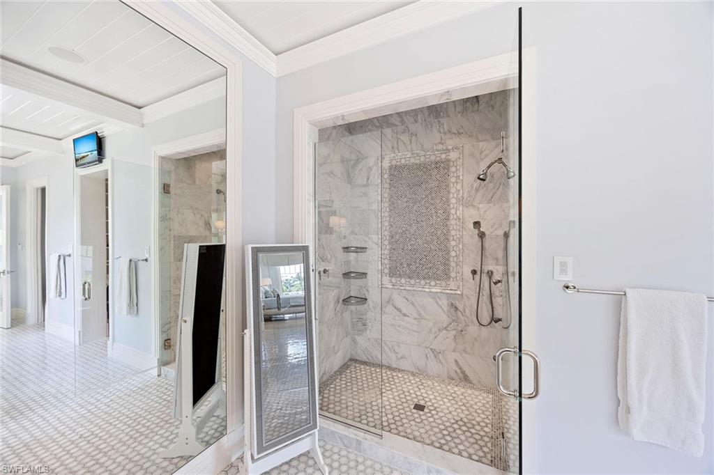 221 Aqua CT