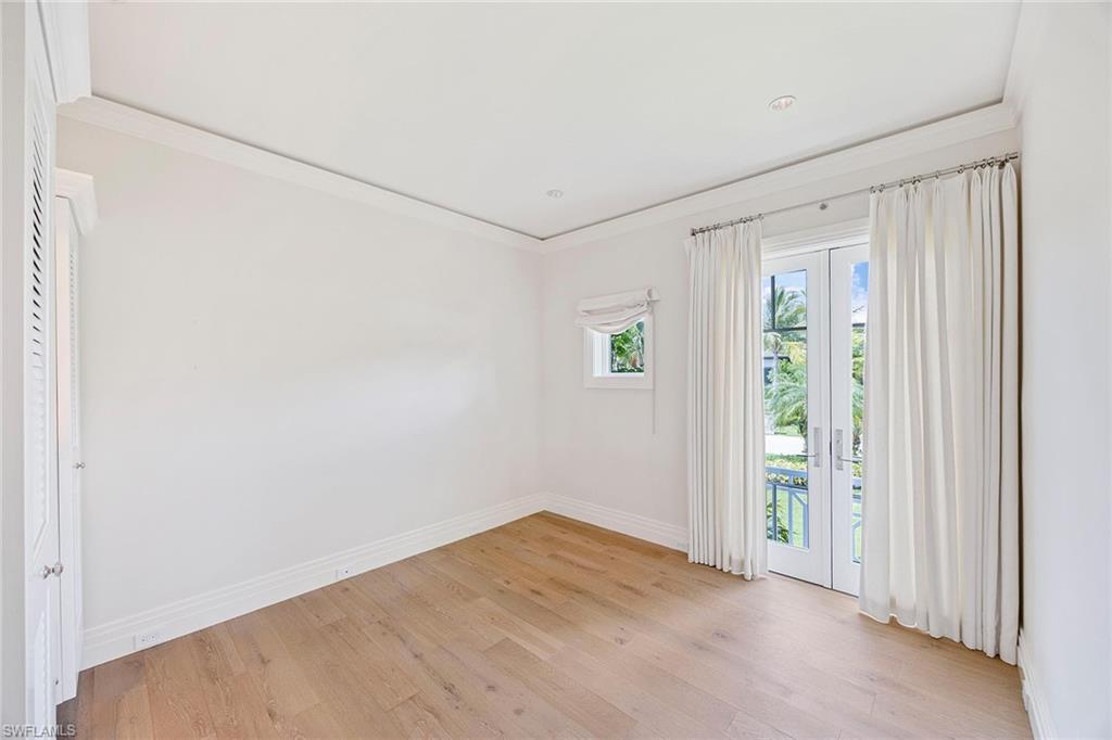 221 Aqua CT
