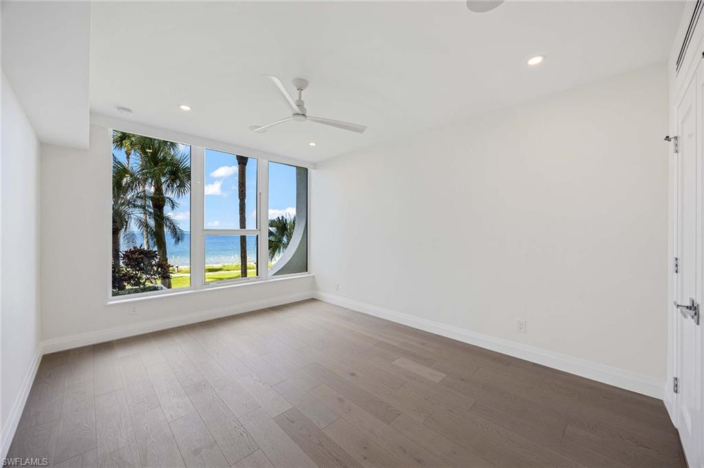4301 Gulf Shore BLVD N # 202
