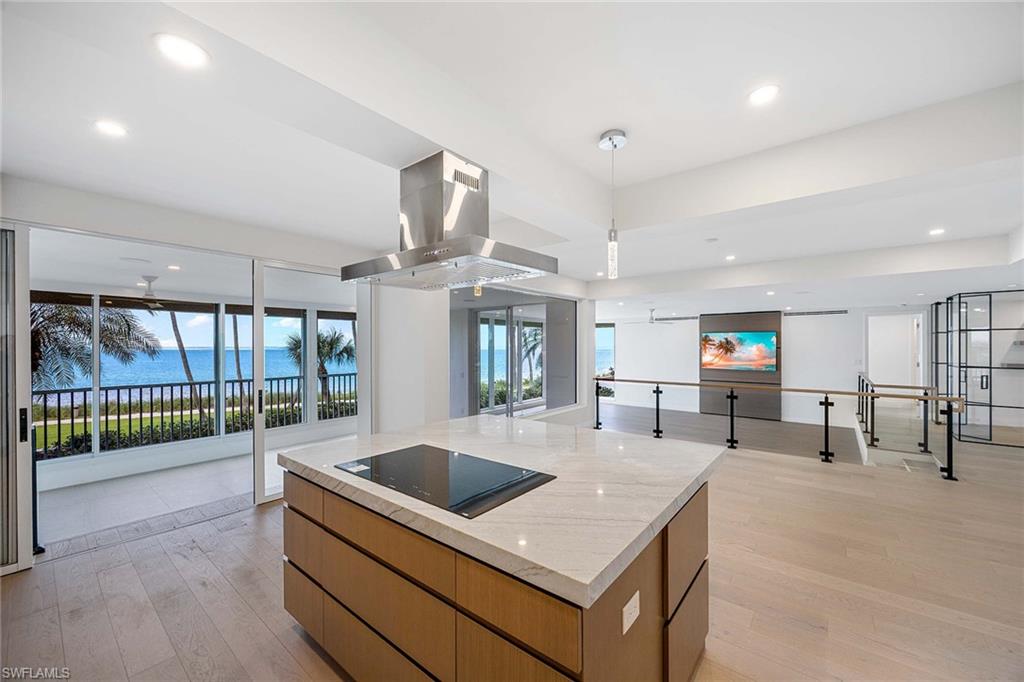 4301 Gulf Shore BLVD N # 202