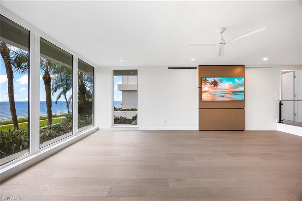 4301 Gulf Shore BLVD N # 202