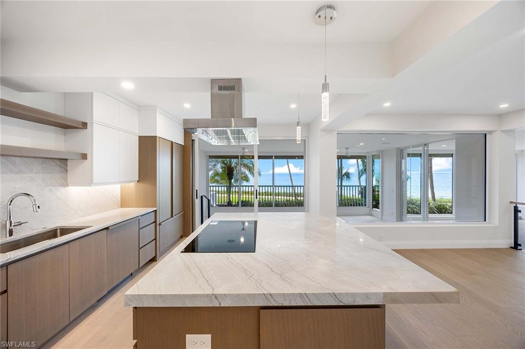 4301 Gulf Shore BLVD N # 202