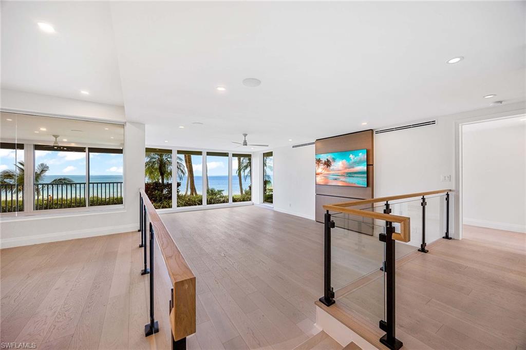 4301 Gulf Shore BLVD N # 202