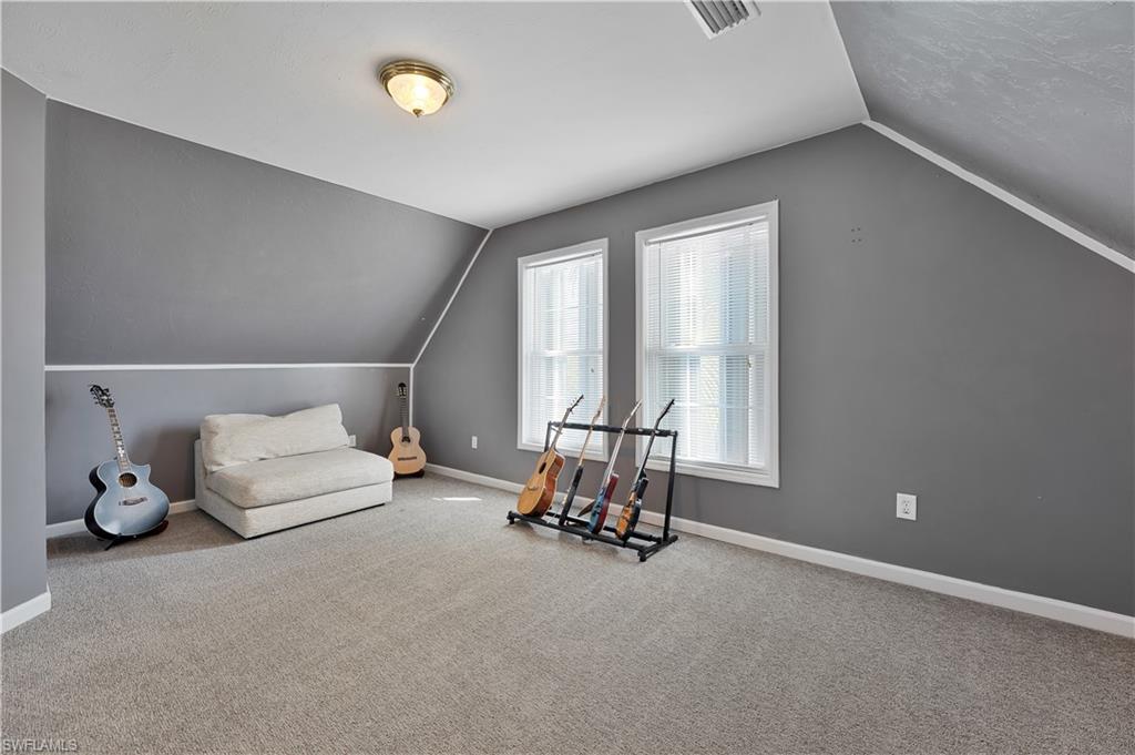 150 Leawood CIR