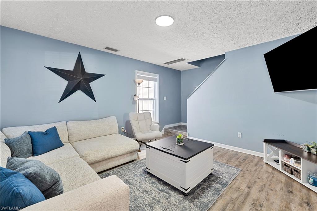 150 Leawood CIR