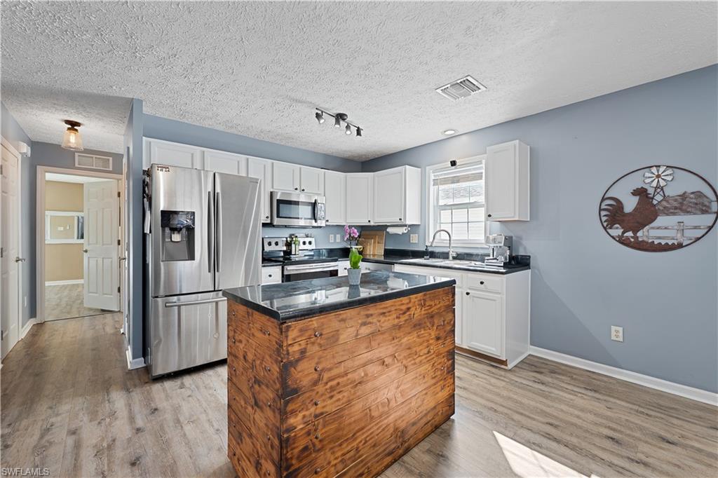 150 Leawood CIR