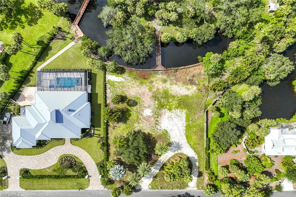182 Cocohatchee BLVD