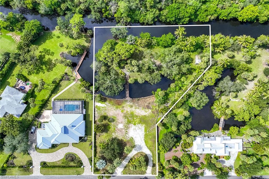 182 Cocohatchee BLVD