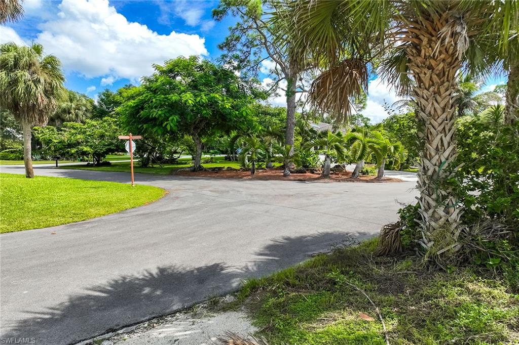 182 Cocohatchee BLVD