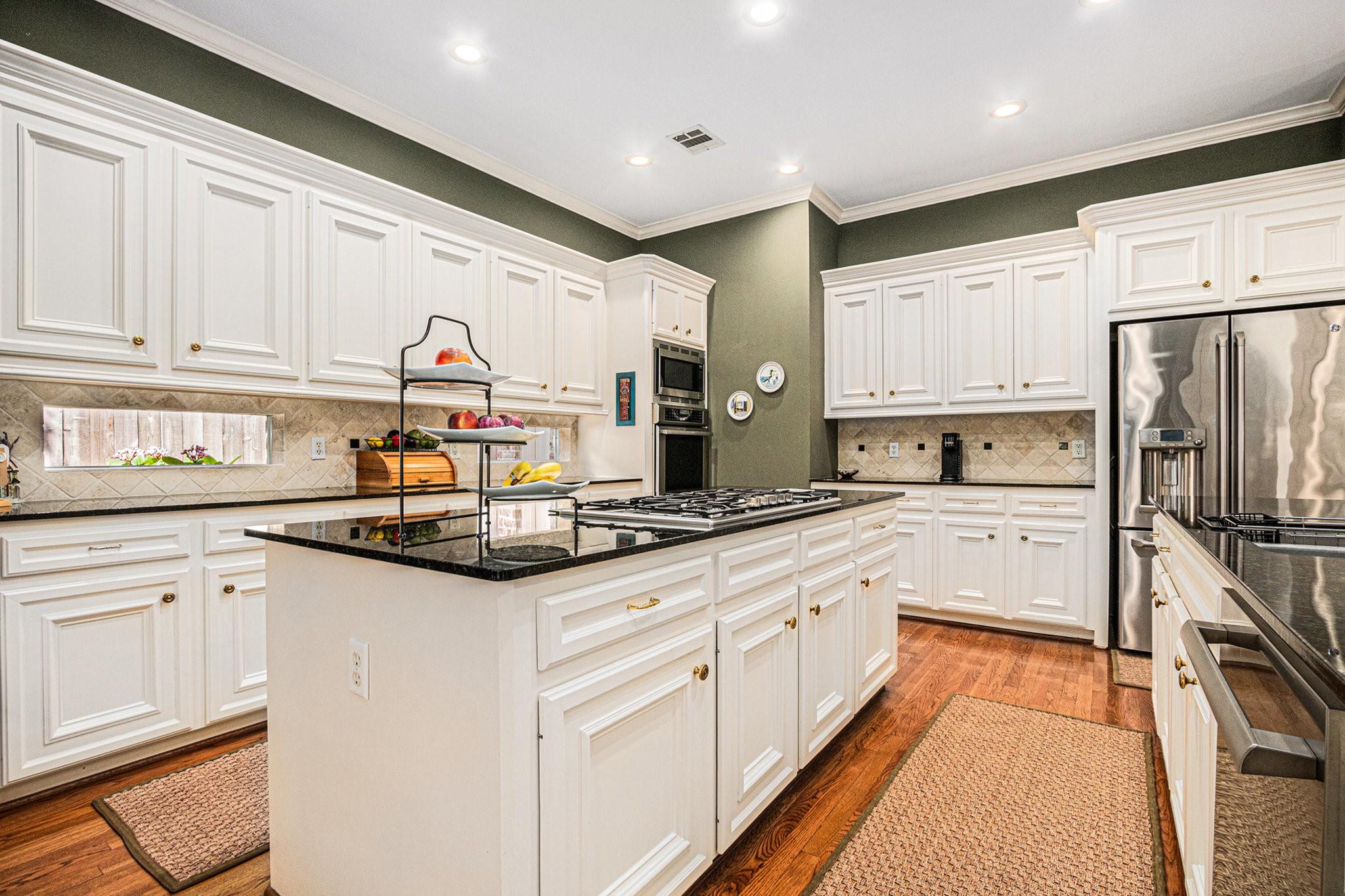 13611 N Tracewood Bend