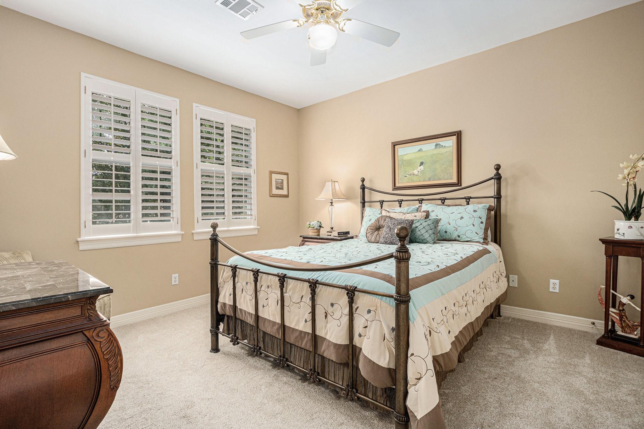 13611 N Tracewood Bend