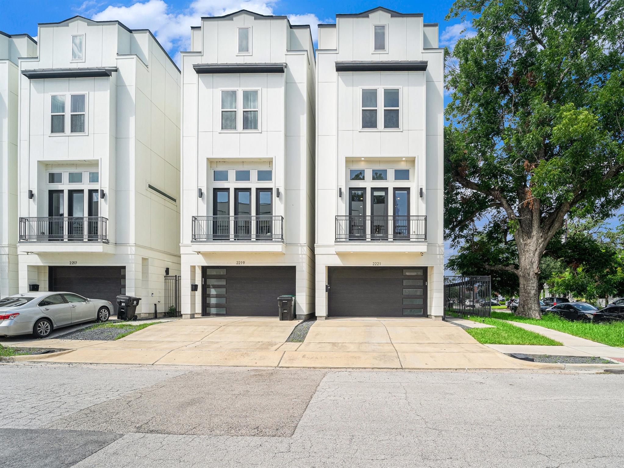 2221 Francis Street