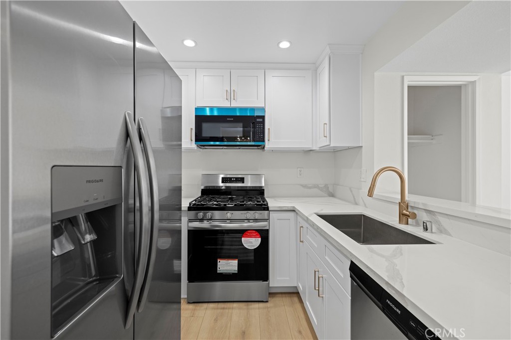 23933 Del Monte Drive 21