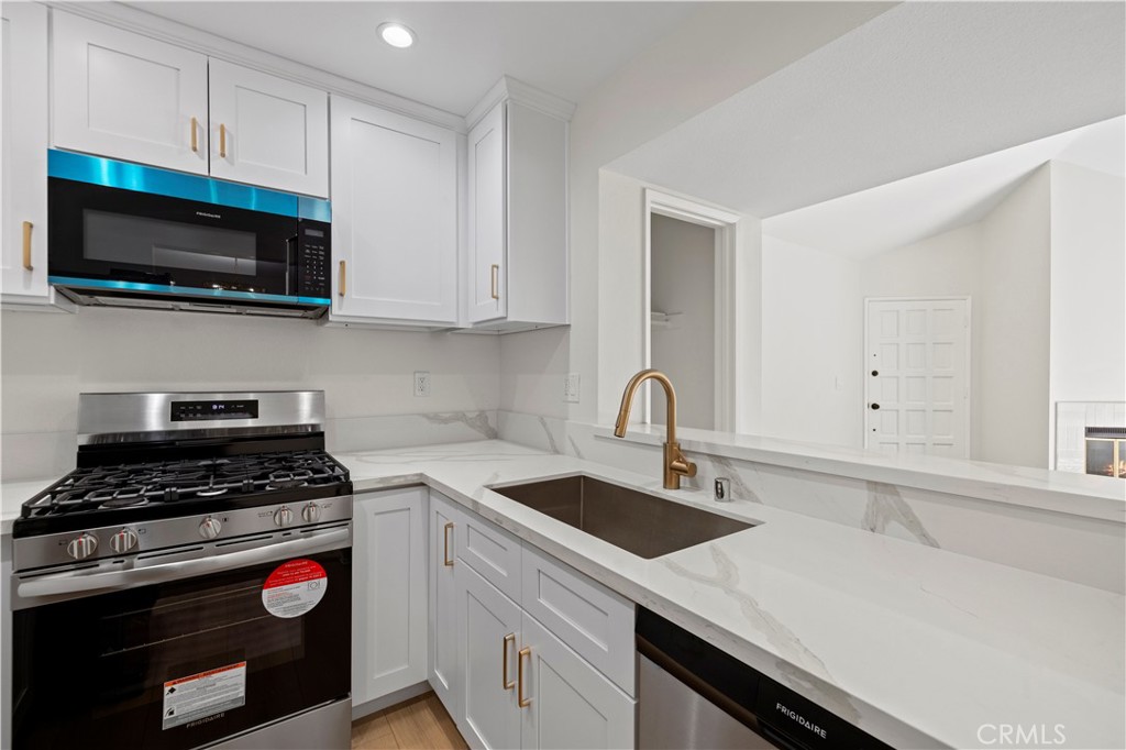 23933 Del Monte Drive 21