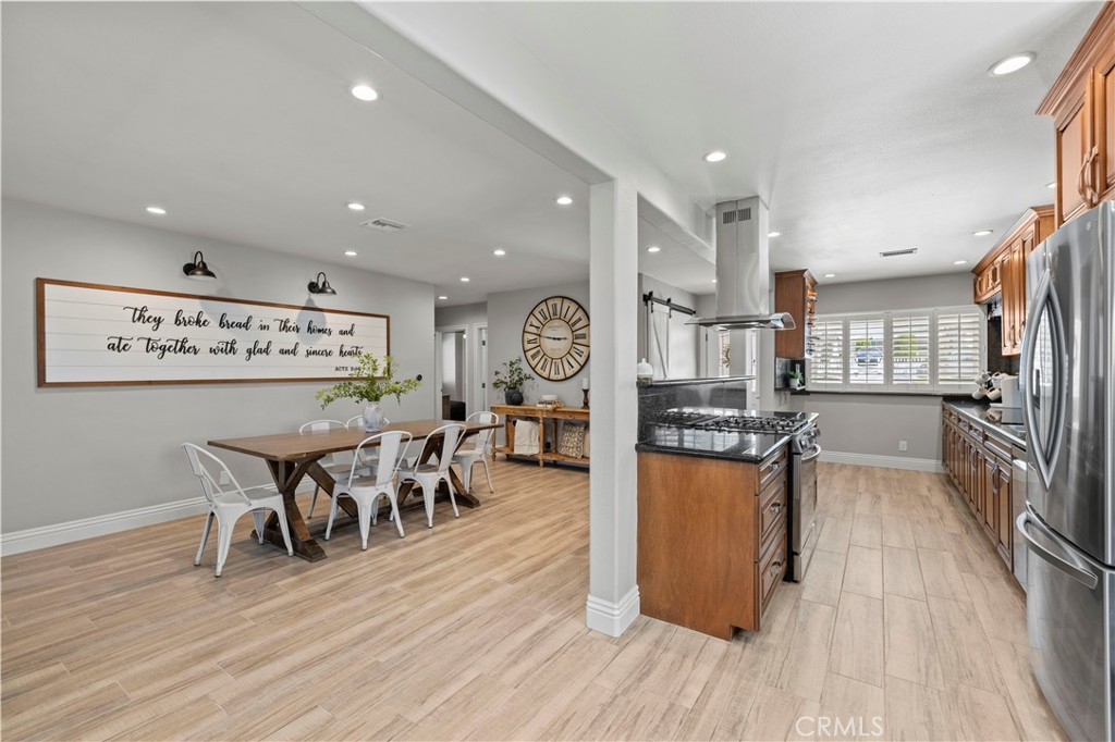 27233 Santa Clarita Rd