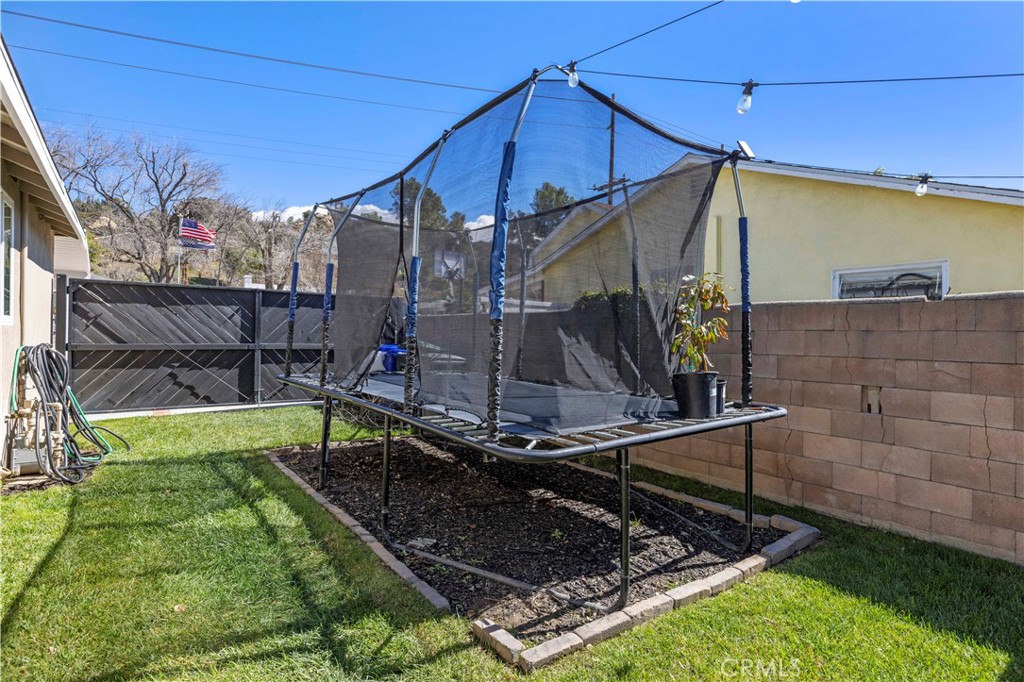 27233 Santa Clarita Rd