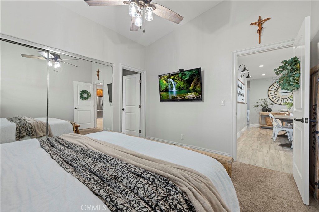 27233 Santa Clarita Rd