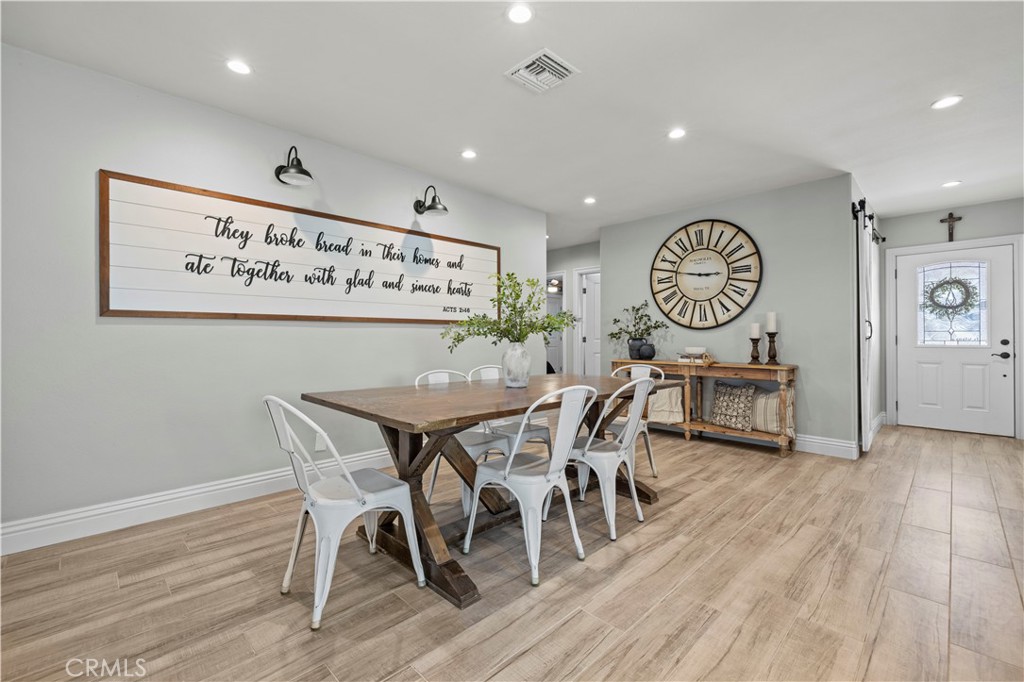 27233 Santa Clarita Rd