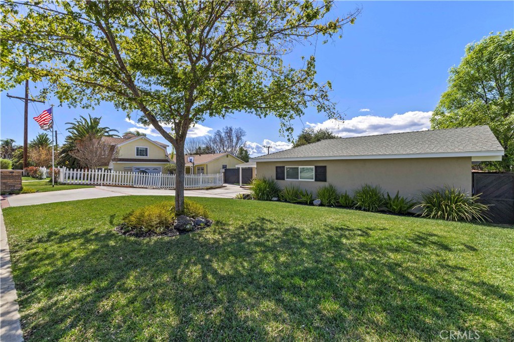 27233 Santa Clarita Rd