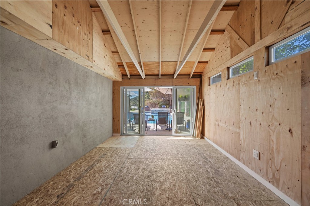 27233 Santa Clarita Rd