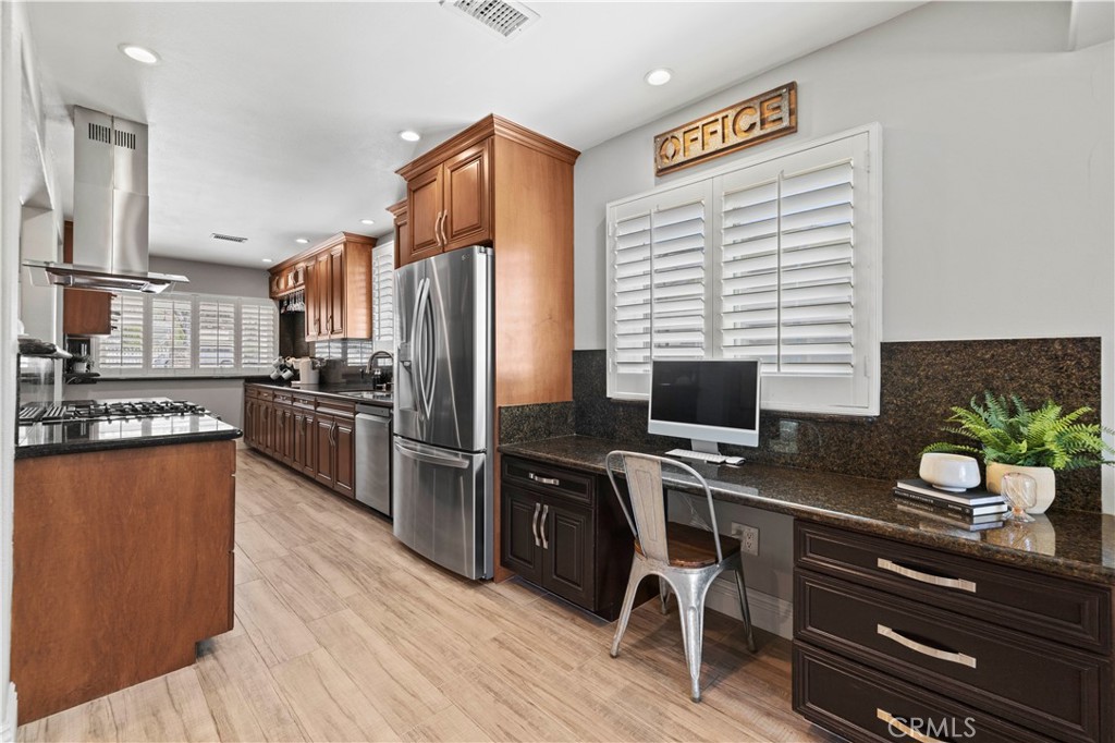 27233 Santa Clarita Rd