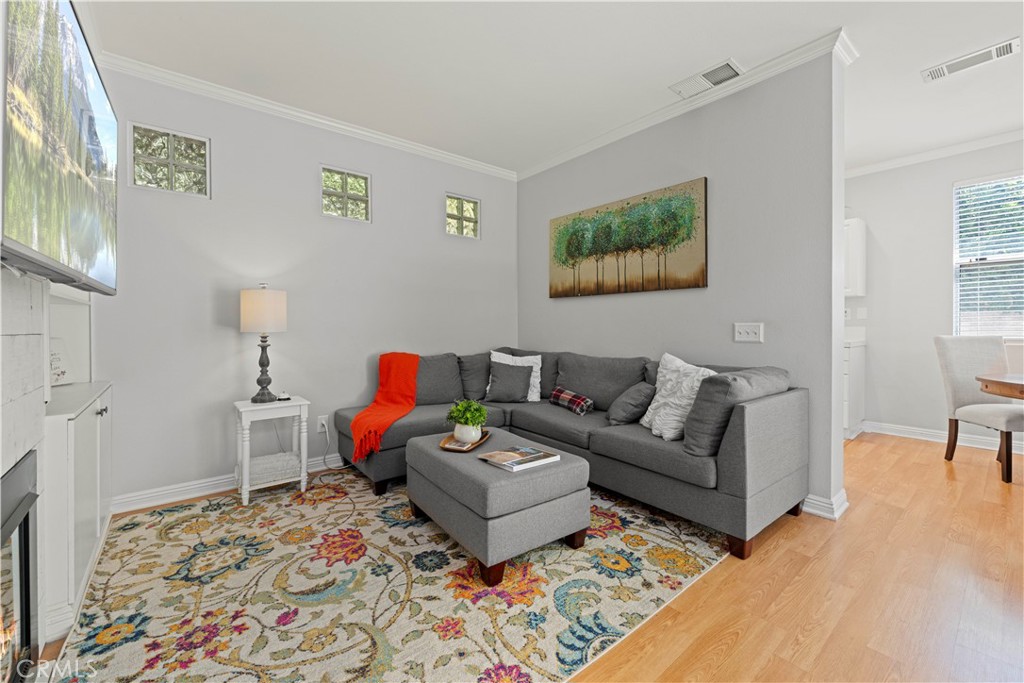 27849 Skycrest Cr