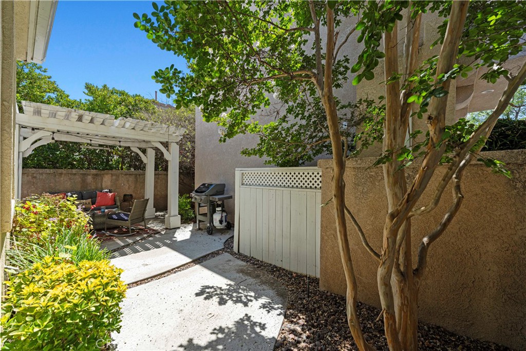 27849 Skycrest Cr