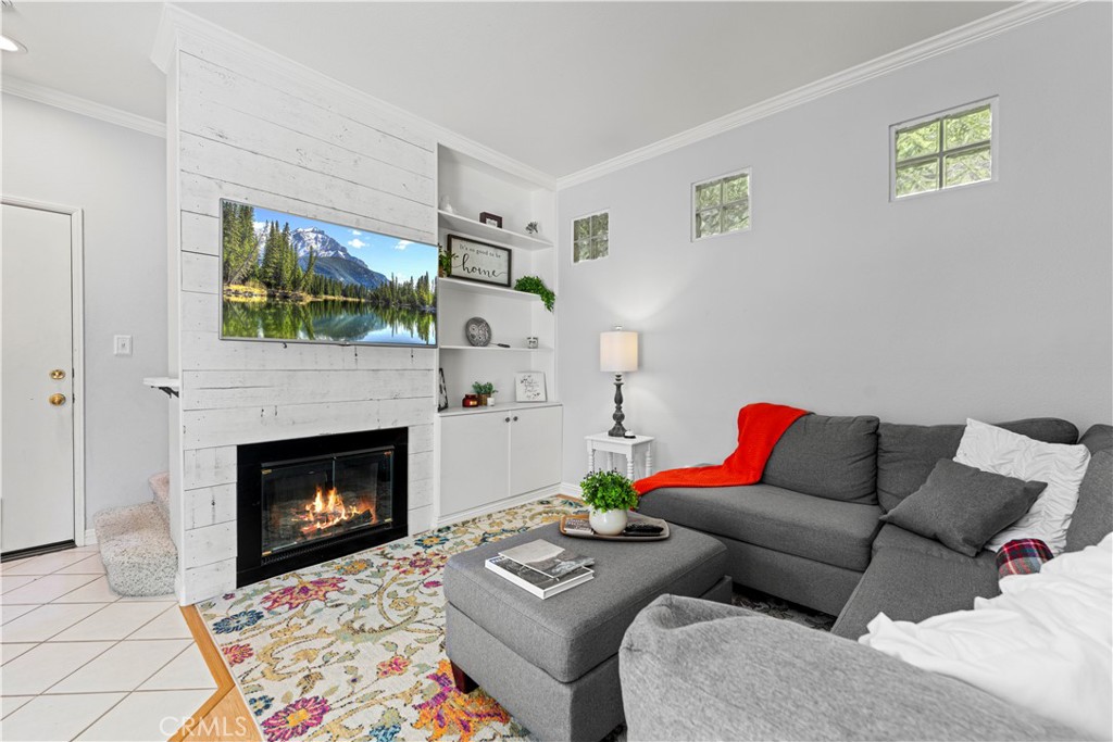 27849 Skycrest Cr