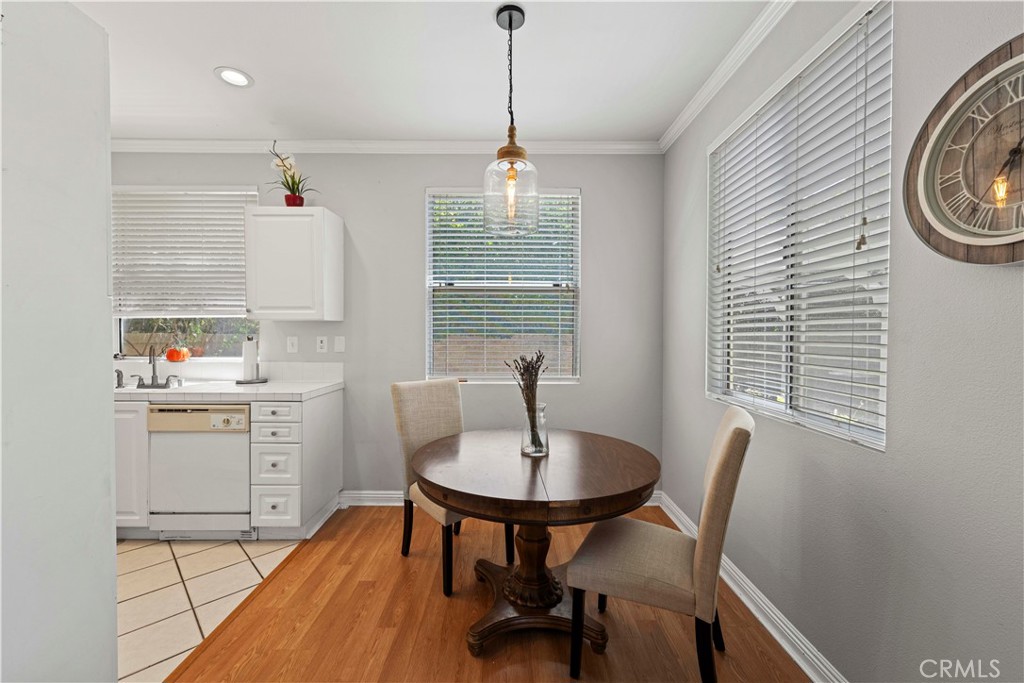 27849 Skycrest Cr