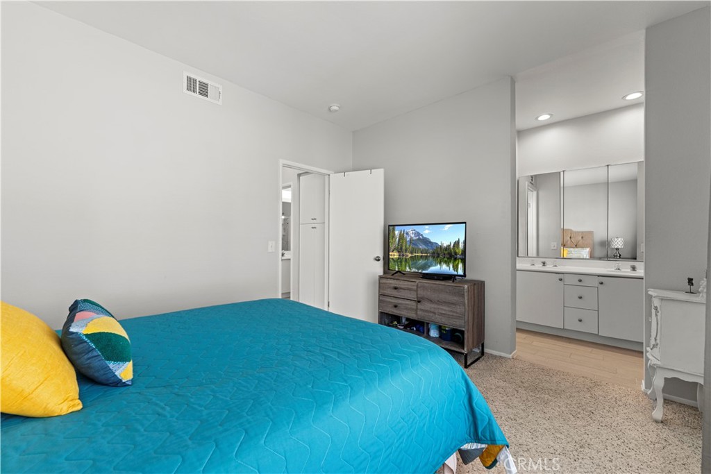 27849 Skycrest Cr