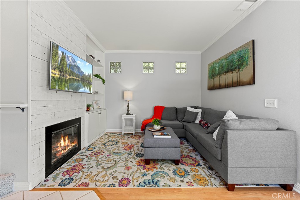27849 Skycrest Cr