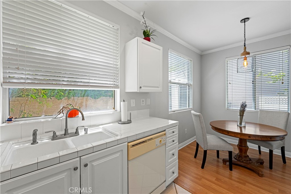 27849 Skycrest Cr