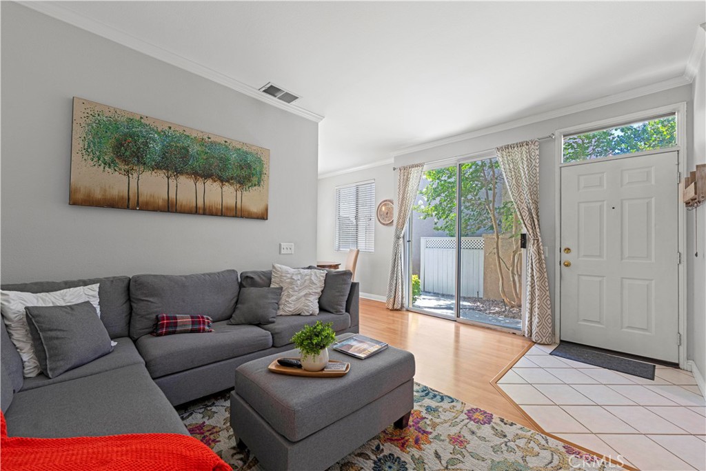 27849 Skycrest Cr