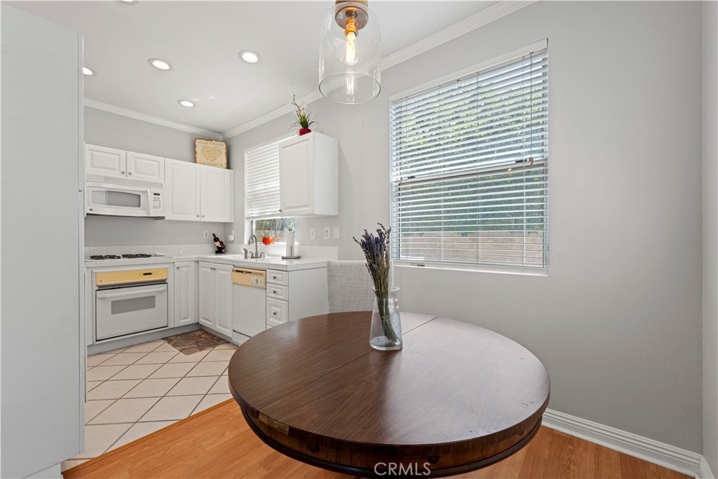 27849 Skycrest Cr