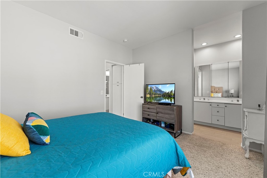 27849 Skycrest Cr