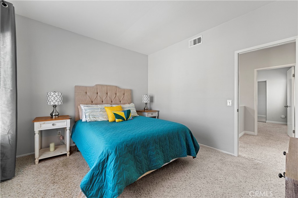 27849 Skycrest Cr