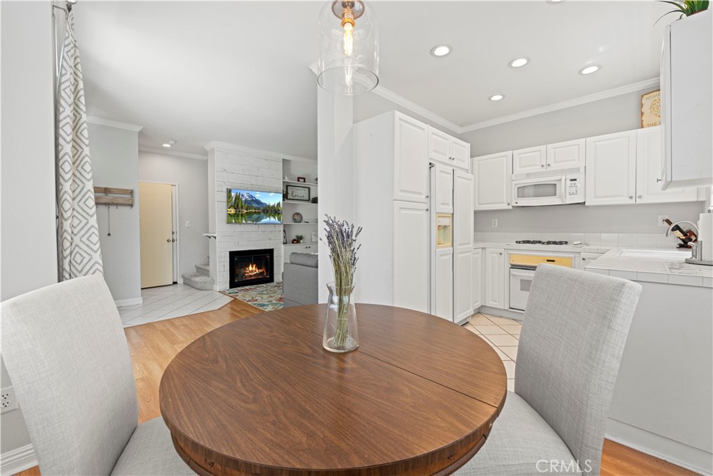 27849 Skycrest Cr