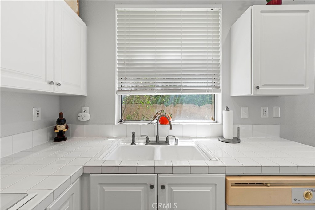 27849 Skycrest Cr