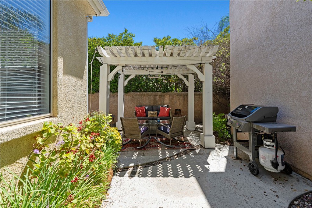 27849 Skycrest Cr