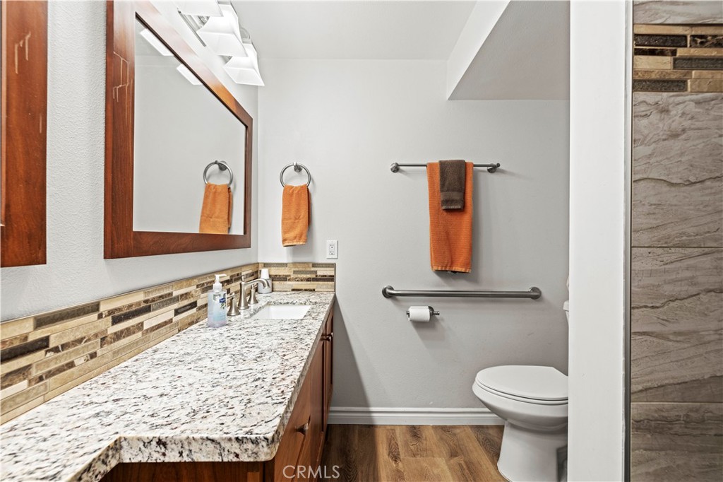 19160 Avenue Of The Oaks B