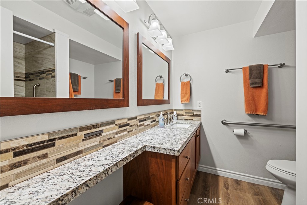 19160 Avenue Of The Oaks B